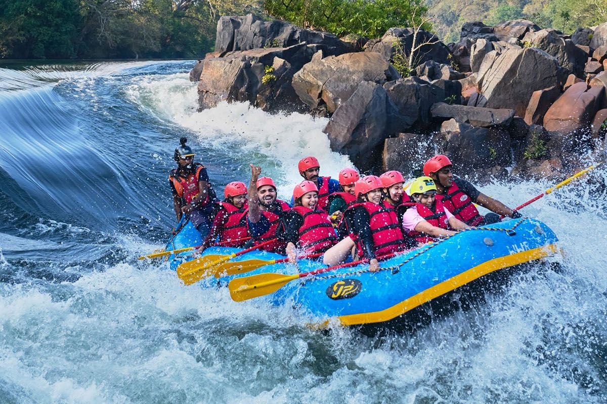 dandeli river rafting activities at [dandeli stay inn]